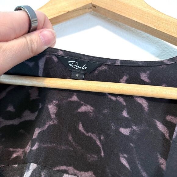 Rails Hillary Diffused Cheetah Wrap Blouse Size Small - Picture 3 of 8